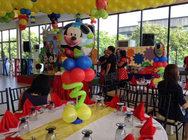 37 Adorable Mickey Mouse Birthday Party Ideas | Table Decorating Ideas